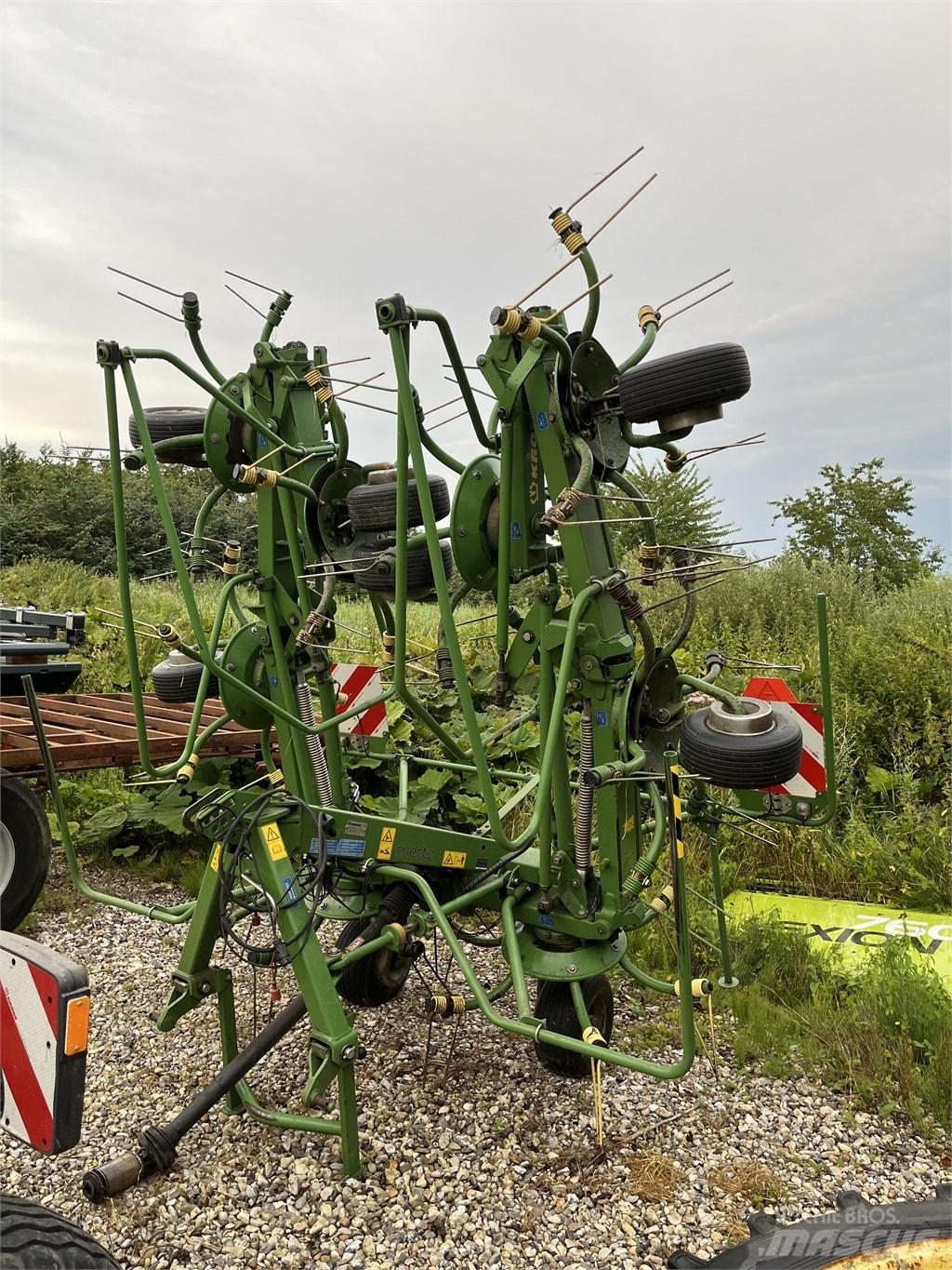 Krone KW 8.82/8 Okretači i sakupljači sena