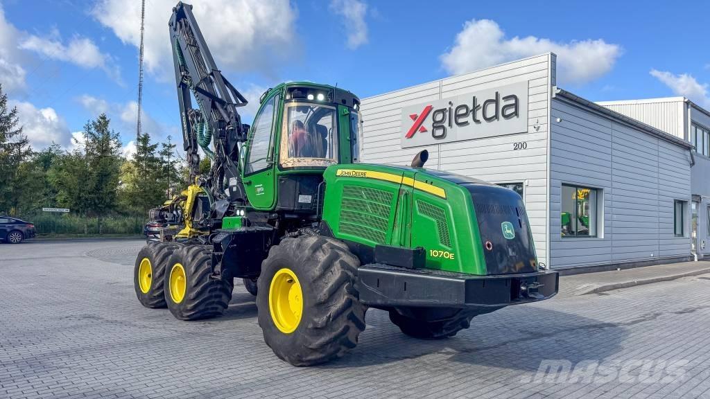 John Deere 1070 E Harversteri