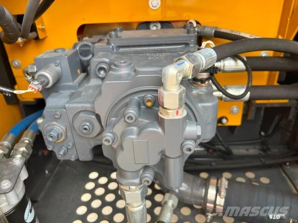 XCMG XE135GA Bageri guseničari