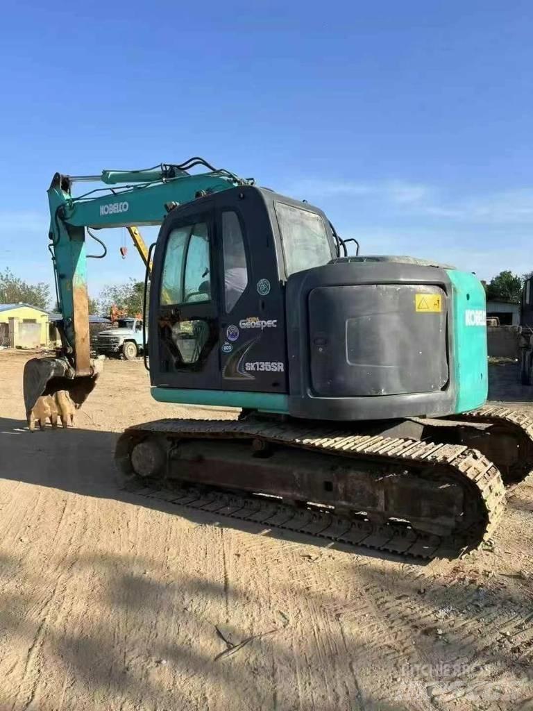 Kobelco SK135 Bageri guseničari