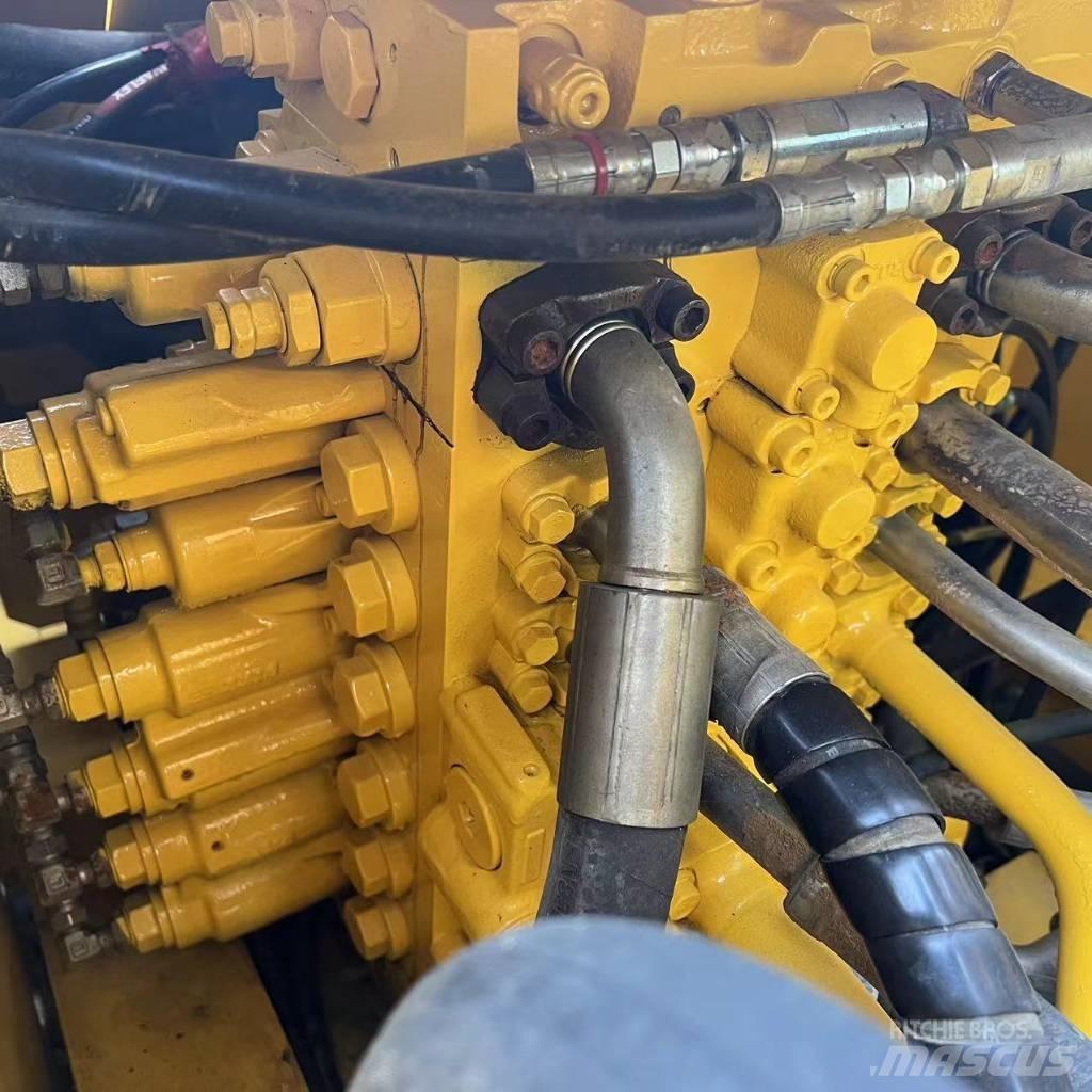 Komatsu PC 240 Bageri guseničari