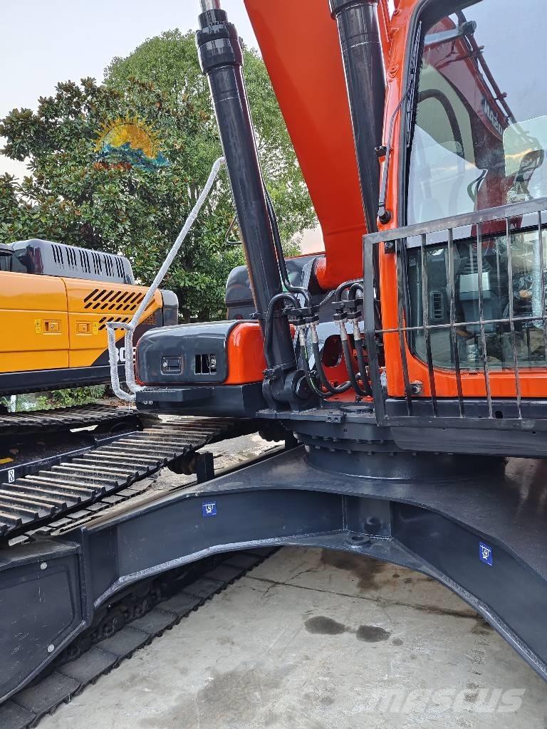Doosan DX 300 LC Bageri guseničari