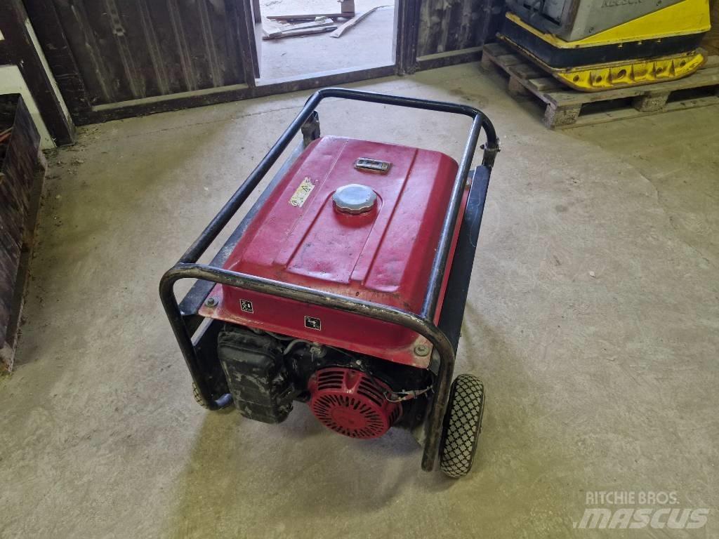 Honda ECMT7000F Benzinski generatori