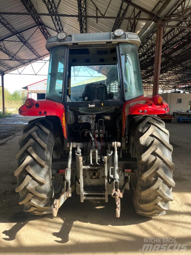 Massey Ferguson 5435 Traktori