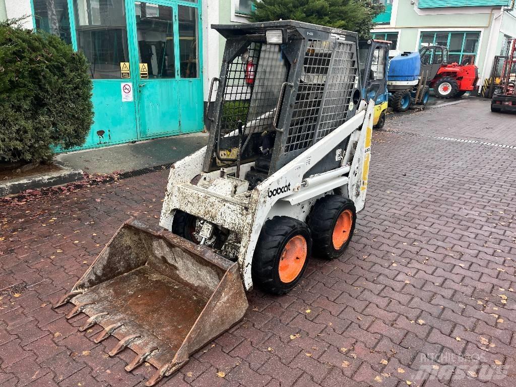 Bobcat 443      V-4129 Prednji utovarivači i bageri