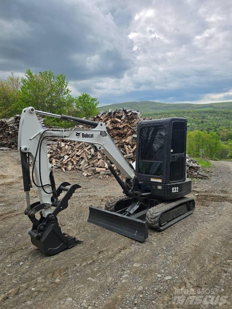 Bobcat E 32 Mini bageri < 7t