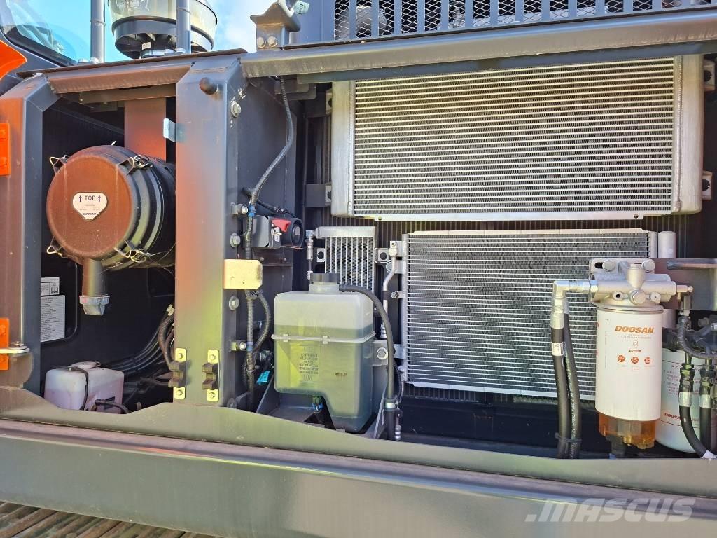 Develon DX225LC-7 Bageri guseničari