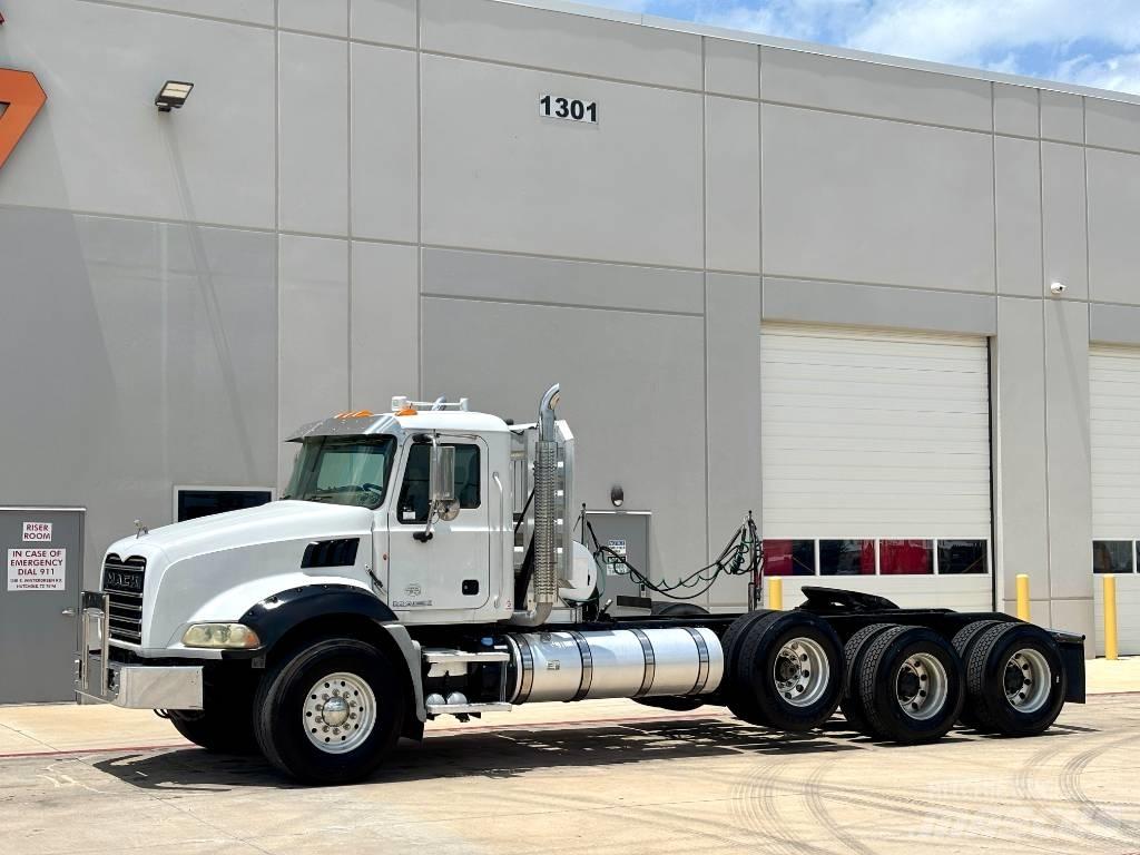 Mack Granite GU 813 Tegljači