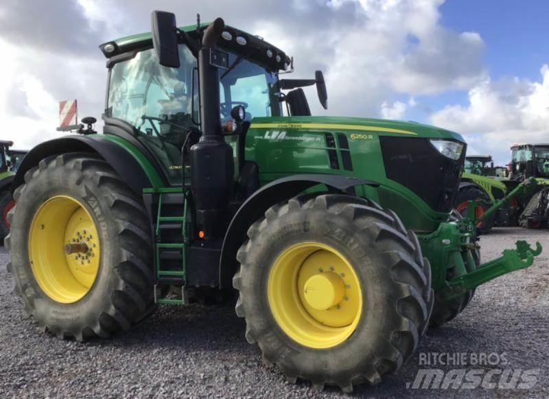 John Deere 6250 R Traktori