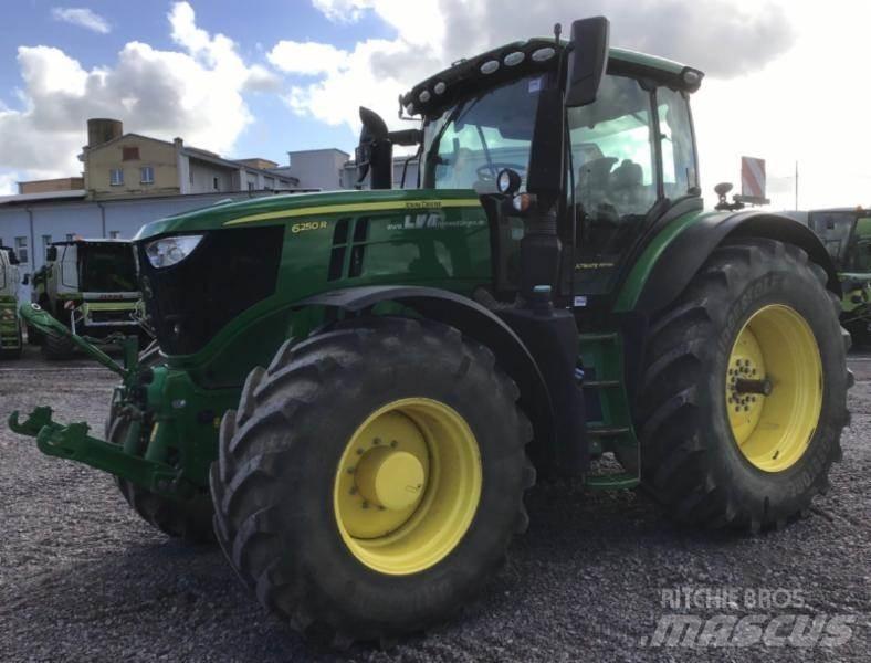 John Deere 6250 R Traktori