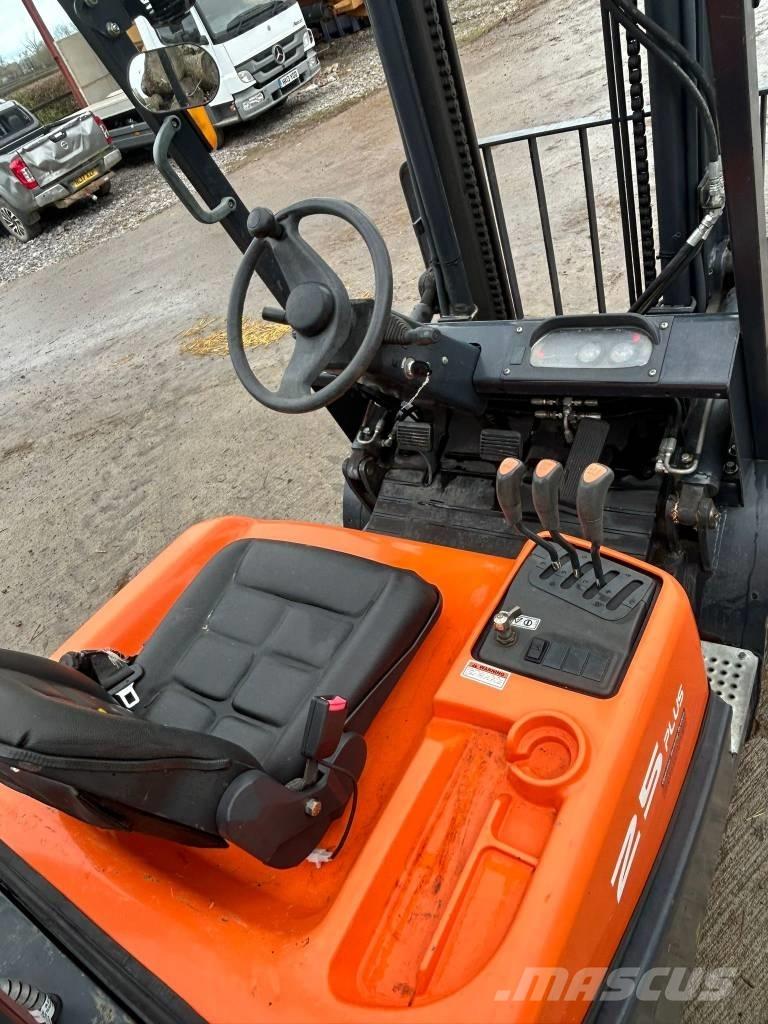 Doosan G 25 GP Plus Plinski viljuškari