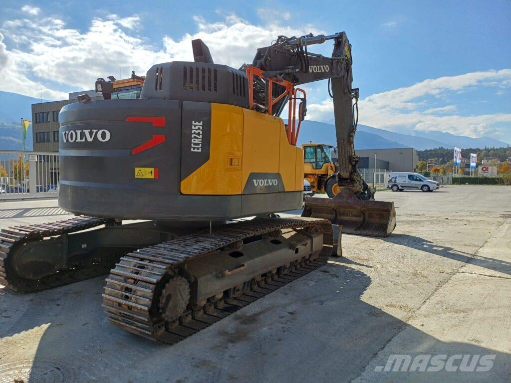Volvo ECR235EL Bageri guseničari