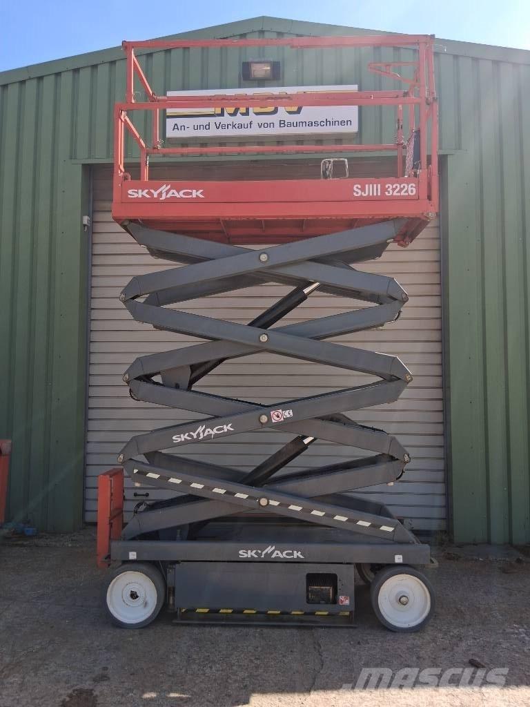 SkyJack SJ III 3226 Makazaste platforme