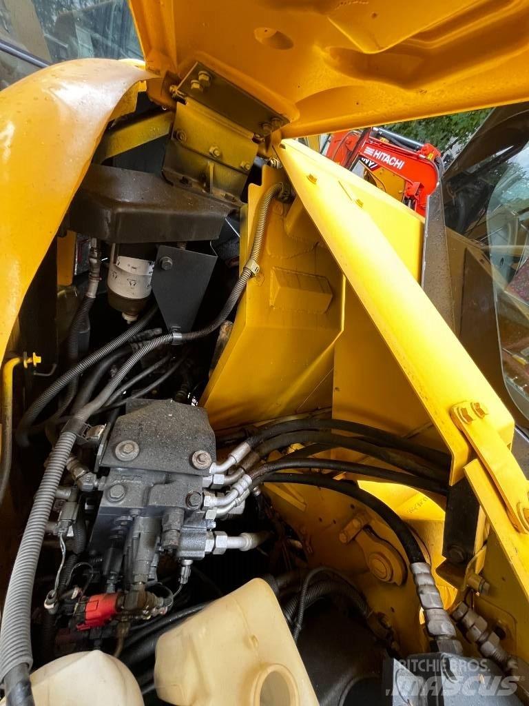 Komatsu PC78US-8 Bageri guseničari
