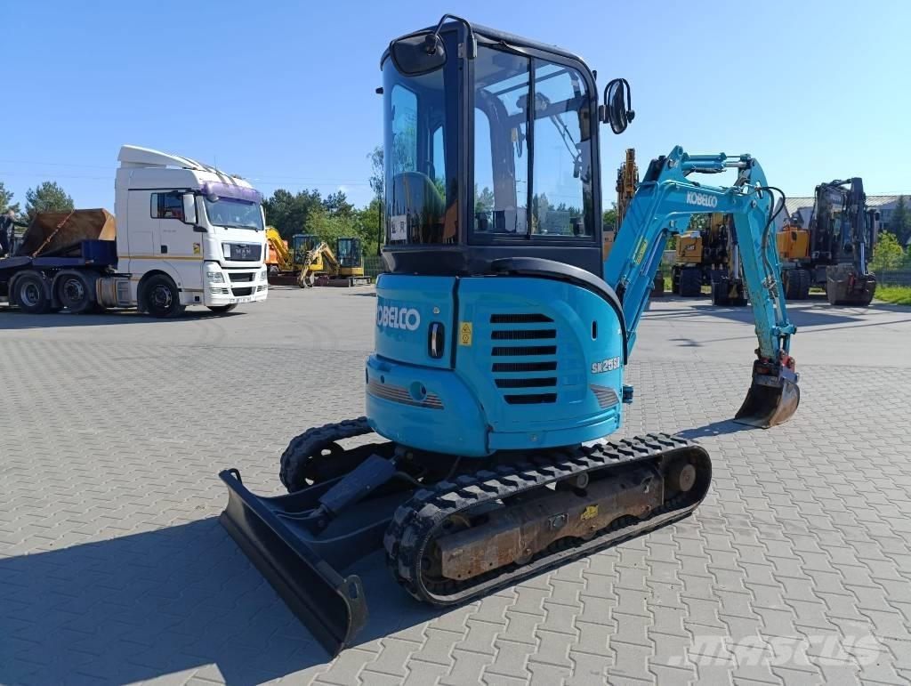 Kobelco SK25SR-6 Mini bageri < 7t