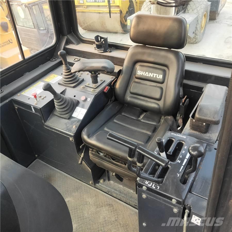 Shantui SD22 Buldožeri guseničari