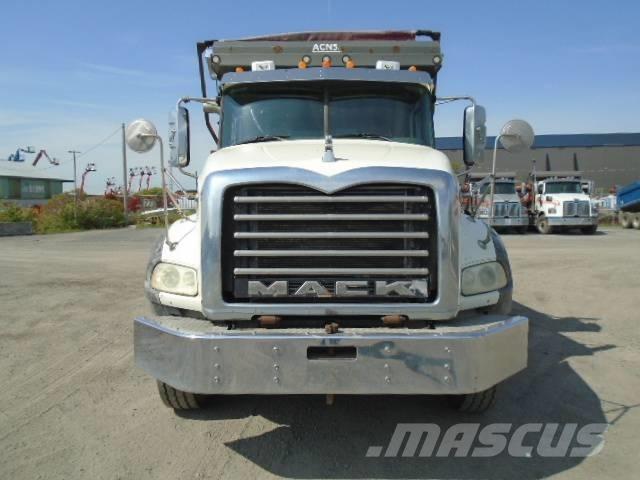 Mack GU813 Kiperi kamioni