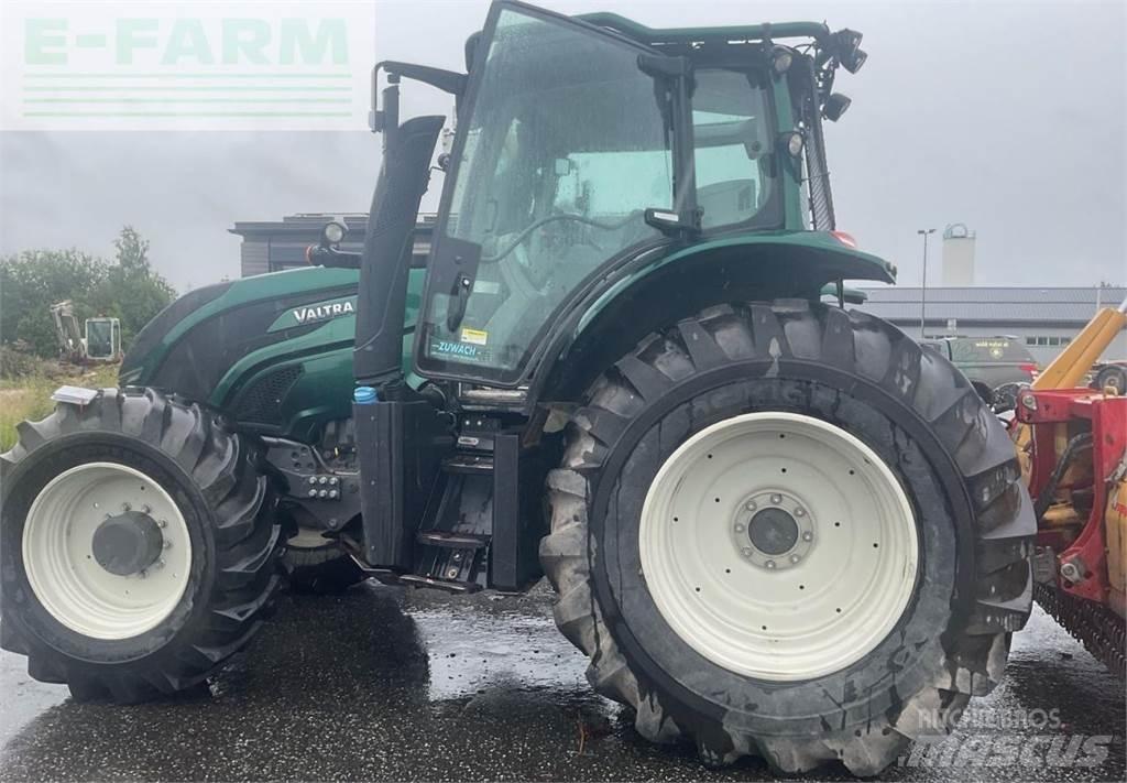 Valtra T174 Traktori