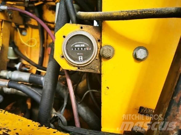 Load Lifter 2214-3 Vanterenski viljuškar