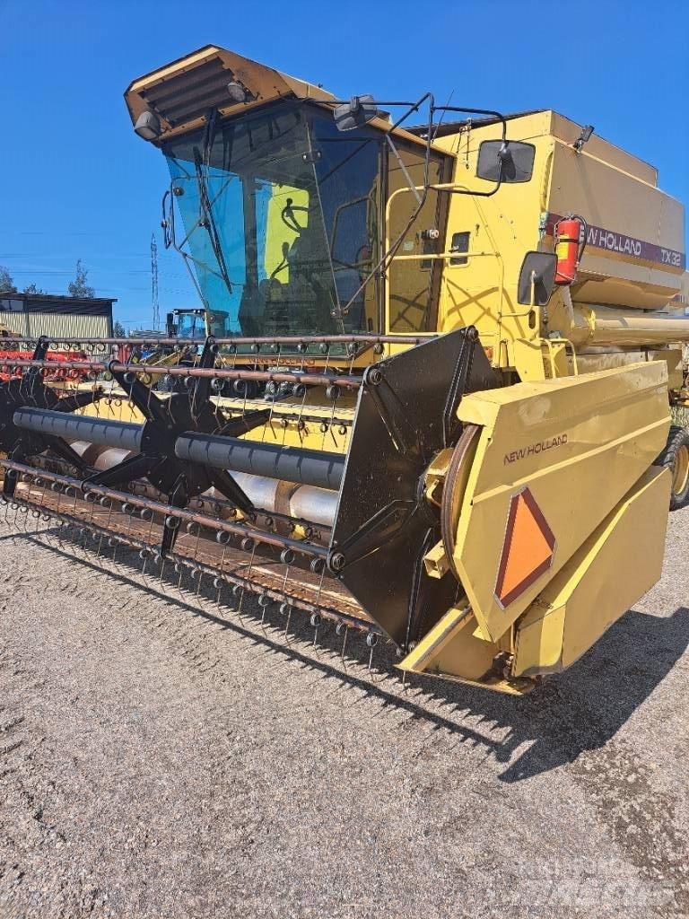 New Holland TX32 Kombajni