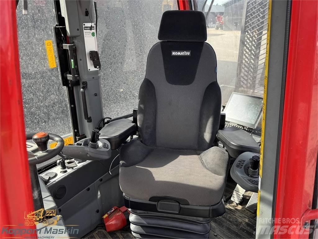 Komatsu 895 Forvarderi