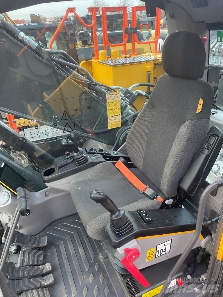 Volvo EC250EL Bageri guseničari