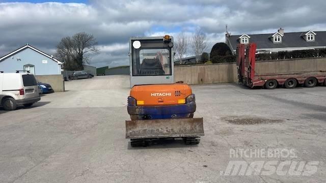 Hitachi EX 30 Mini bageri < 7t