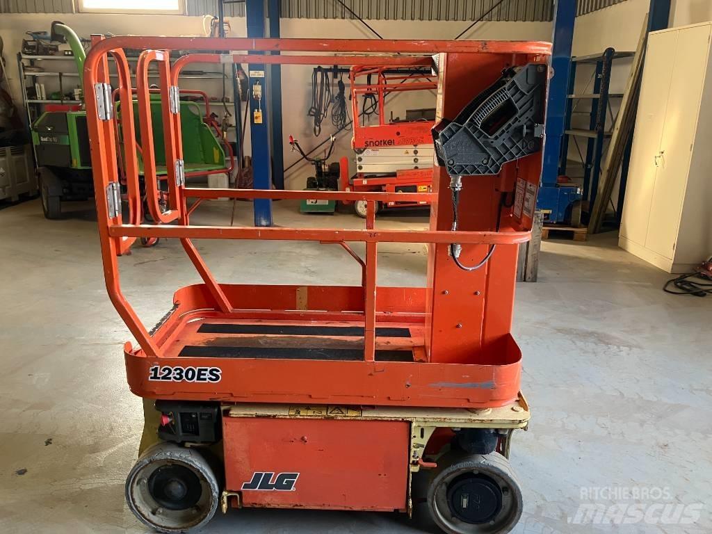 JLG 1230 ES Jarbolne penjajuće platforme