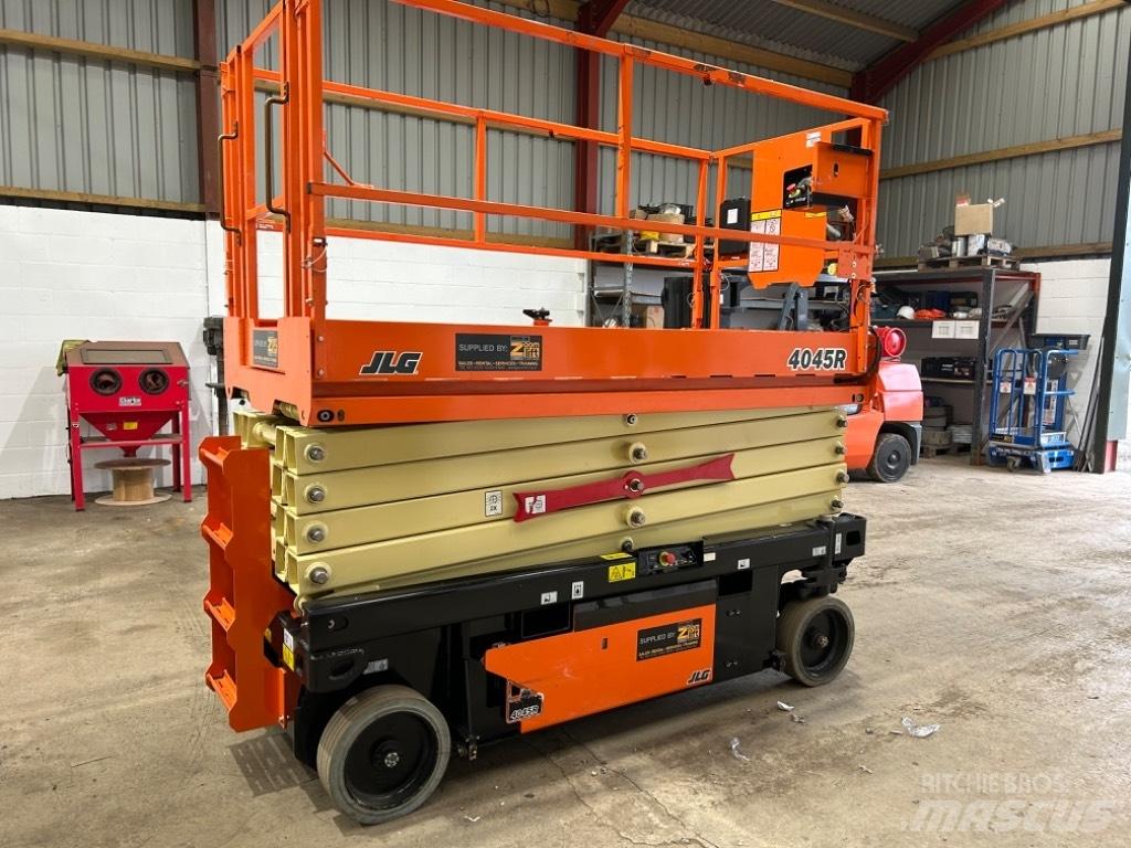 JLG 4045R Makazaste platforme