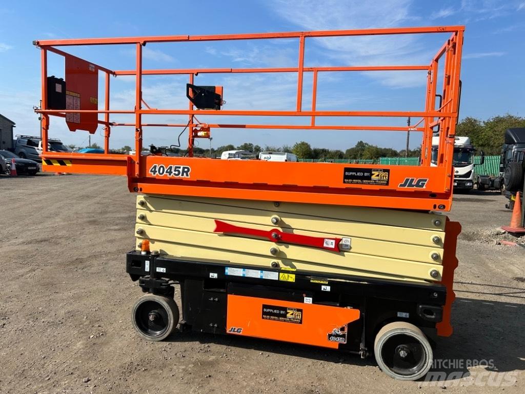 JLG 4045R Makazaste platforme