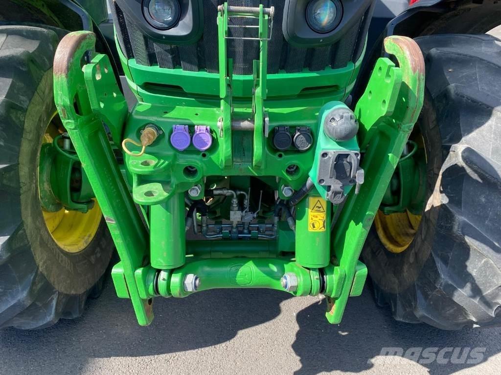 John Deere 6130 R Traktori