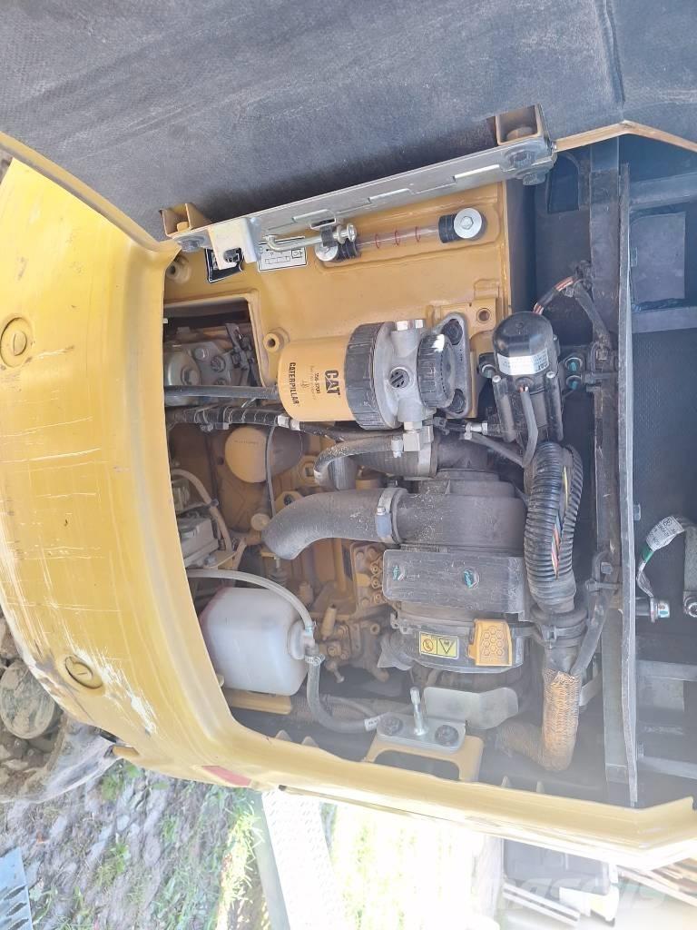 CAT 301.8 Rototilt Mini bageri < 7t