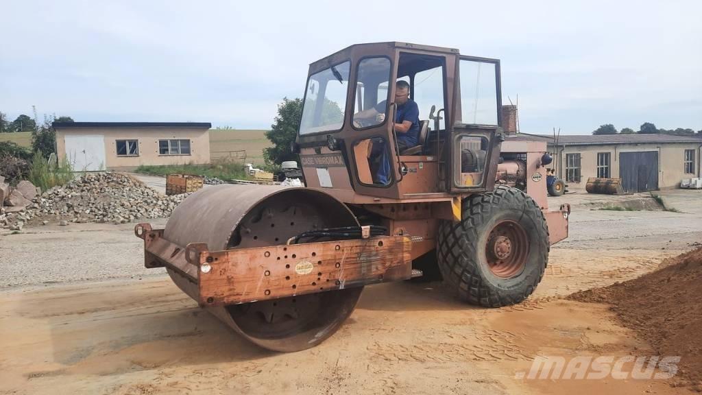 CASE W 1102 D Valjci sa jednim bubnjem