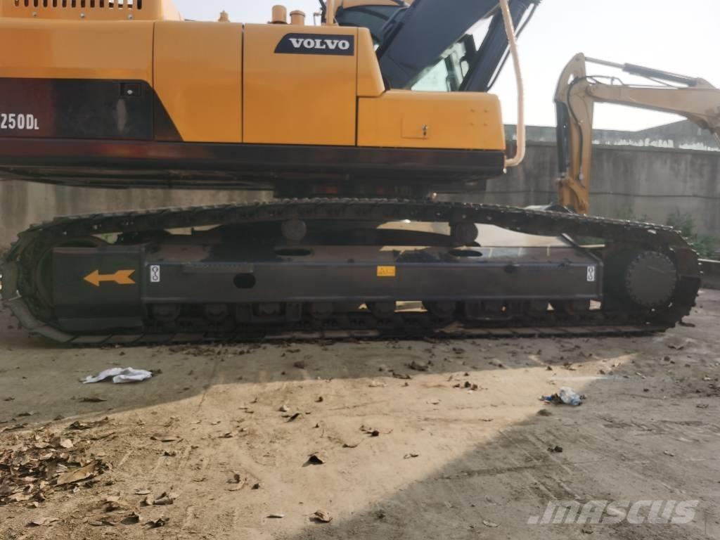Volvo EC 250 D L Bageri guseničari