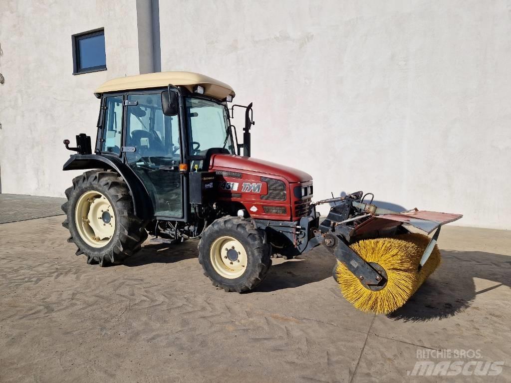 TYM T431 P569 Traktori