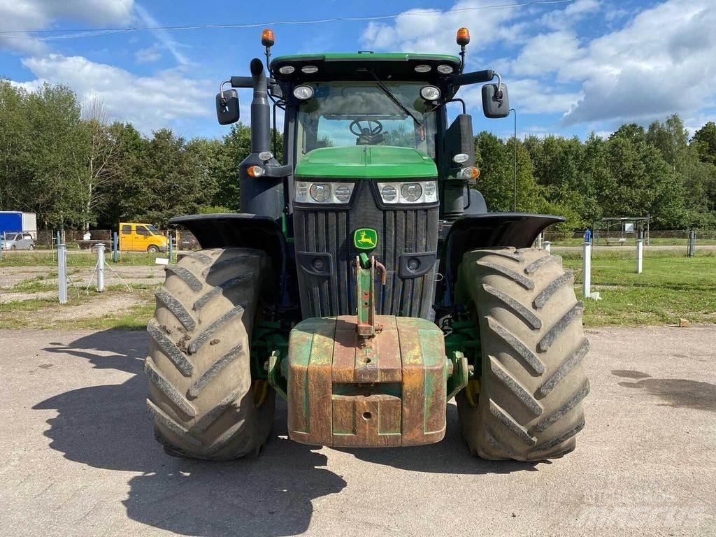 John Deere 7310R Traktori