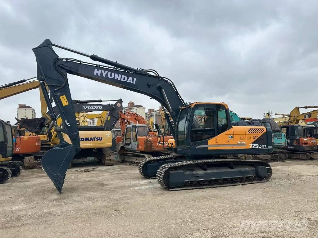 Hyundai 225 LC-9T Bageri guseničari