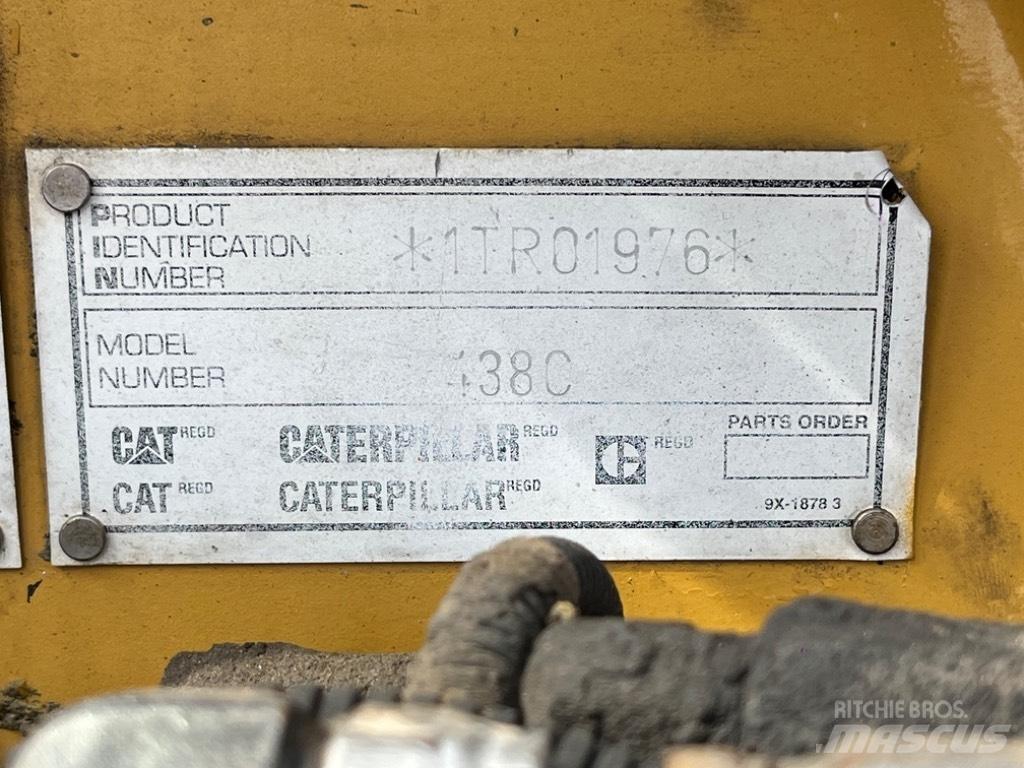 CAT 438 C Rovokopači