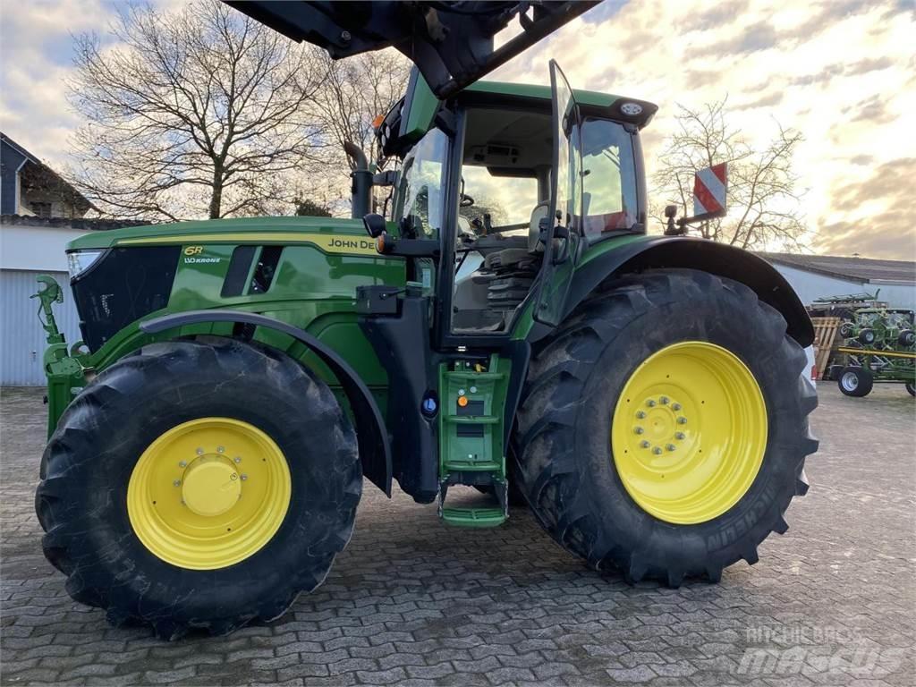 John Deere 6R 215 Traktori
