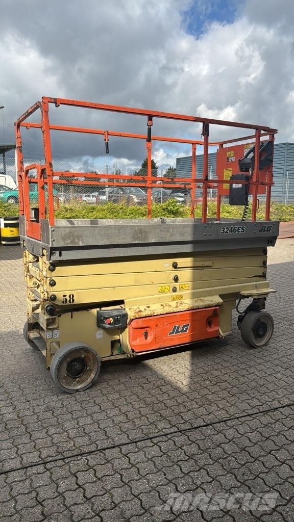 JLG 3246 ES Makazaste platforme