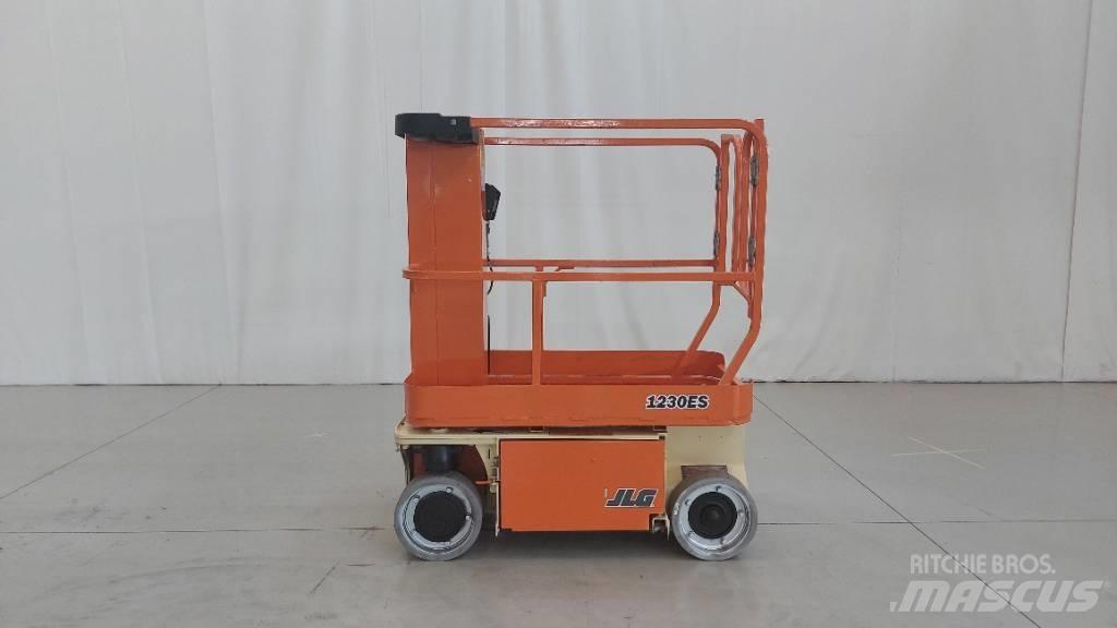 JLG 1230 ES Makazaste platforme