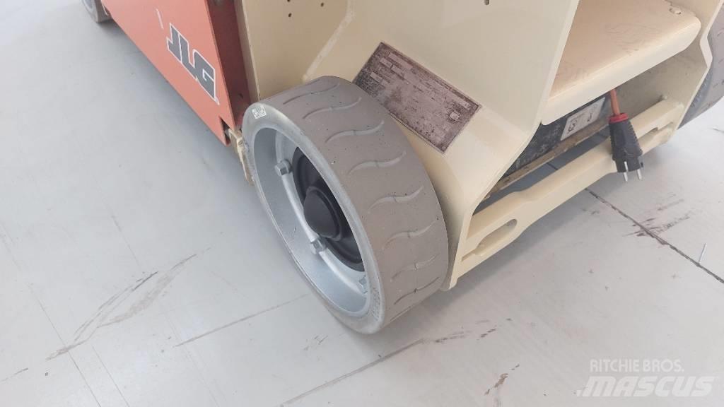 JLG 1230 ES Makazaste platforme