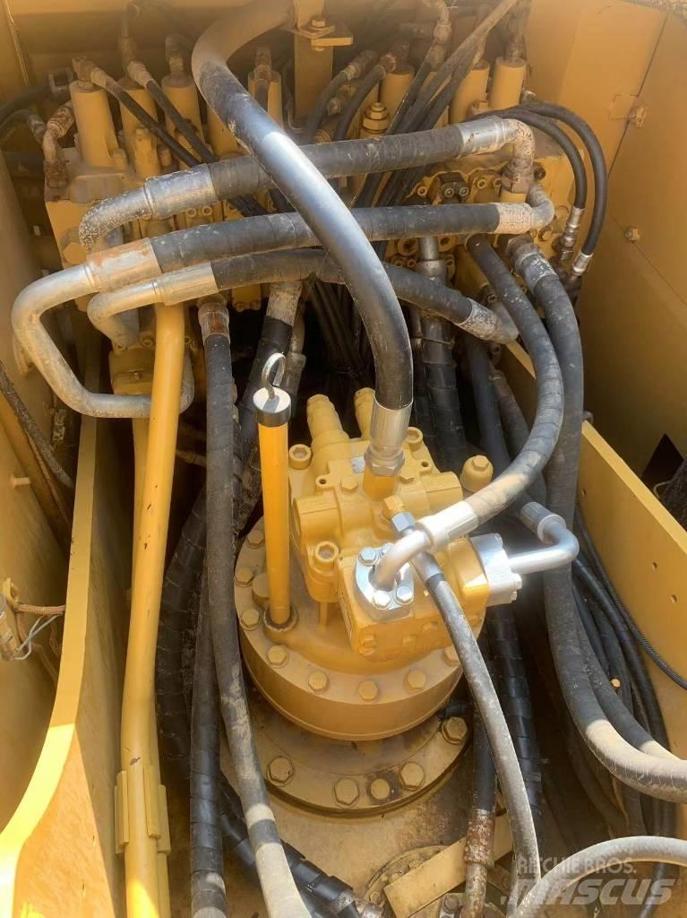 CAT 323 D L Bageri guseničari