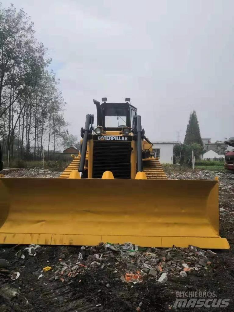 CAT D 6 H Buldožeri guseničari