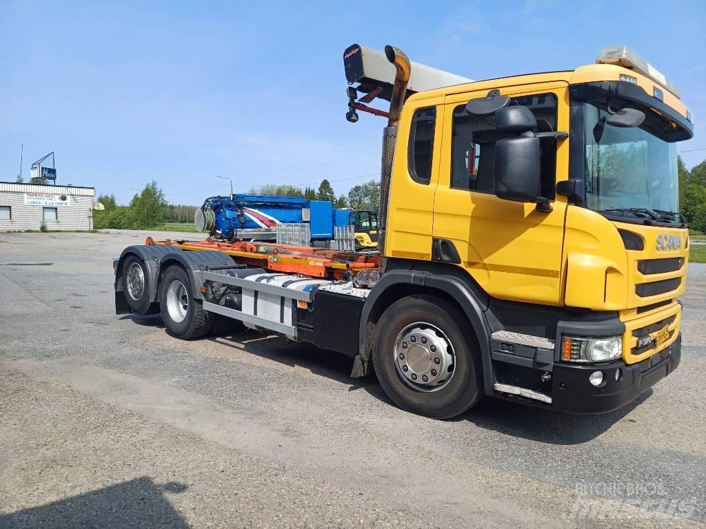 Scania P 370 Rol kiper kamioni sa kukom za podizanje tereta