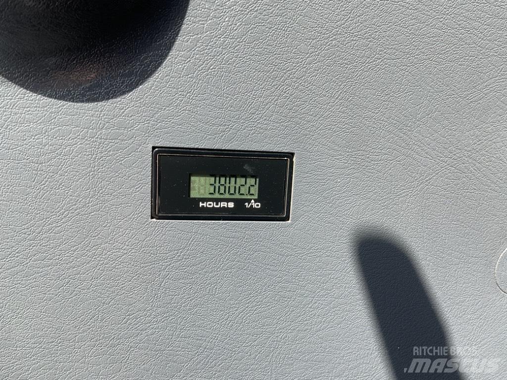Hyundai HX145A LCR Polovni specijalni bageri