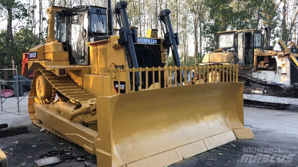 CAT D8R Buldožeri guseničari