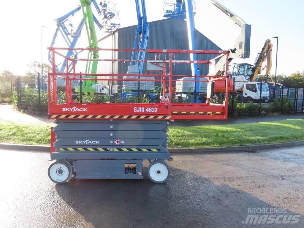 SkyJack SJ III 4632 Makazaste platforme