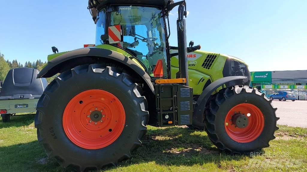 CLAAS Axion 810 Traktori