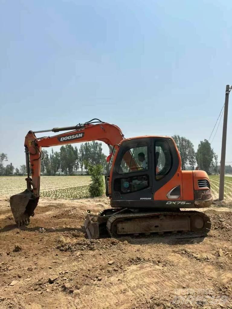 Doosan DX 75-9 Bageri guseničari